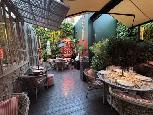 JNcQUOI Asia by null