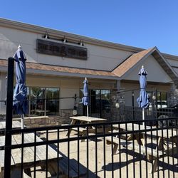 The Hen & The Hog - Exterior