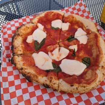 Columbia Ridge Winery - Margherita Pizza - Wine Tasting Room Near Me - Ridgefield, Washington