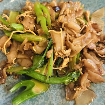 Rim Talay - Pad See Ew - Thai Near Me - Long Beach, California Rim Talay - Pad See Ew - Thai Near Me - Long Beach, California