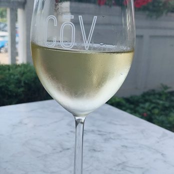 CōV Edina - Sauvignon blanc on the porch - Cocktail Bars Near Me - Edina, Minnesota