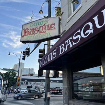 Louis' Basque Corner - Exterior corner - Basque Near Me - Reno, Nevada