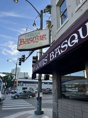 Louis' Basque Corner by null