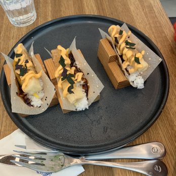 Earls Kitchen + Bar - Crispy Tofu Roll - New American Near Me - McLean, Virginia Earls Kitchen + Bar - Crispy Tofu Roll - New American Near Me - McLean, Virginia