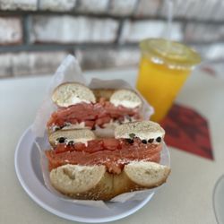 Roc's Café - Lox bagel