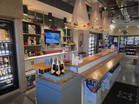 Uncorked Wine & Spirits by null