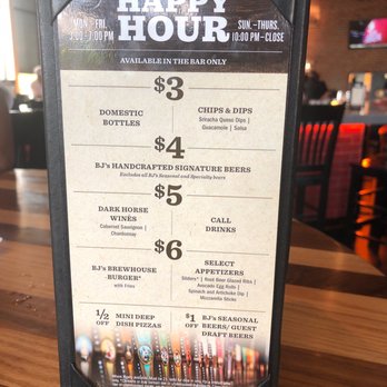 BJ's Restaurant & Brewhouse - Breweries Near Me - Taylor, Michigan