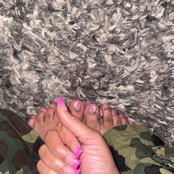 Q Nails - Pink French tip, gel toe polish