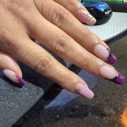 Diva Nails & Spa - Dip with design