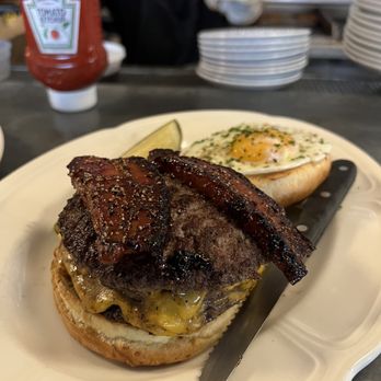 Au Cheval - Bars Near Me - Chicago, Illinois