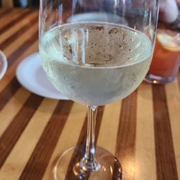 underpour wine