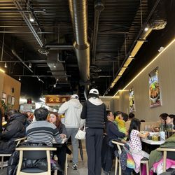 579 Taiwan Beef Noodle House - Inside