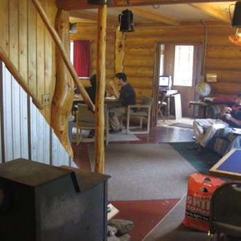 Denali Hostel & Cabins - Communal Kitchen in Octagon - Hostels Near Me - Denali National Park, Alaska