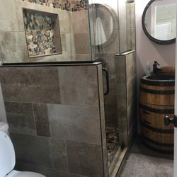 Hidden Hollow Park - Bathroom (upstairs)