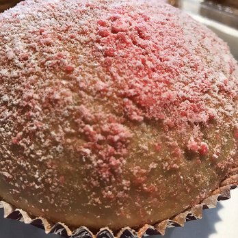 85°C Bakery Cafe-Richardson - Strawberry jelly bun - Bakeries Near Me - Richardson, Texas 85°C Bakery Cafe-Richardson - Strawberry jelly bun - Bakeries Near Me - Richardson, Texas