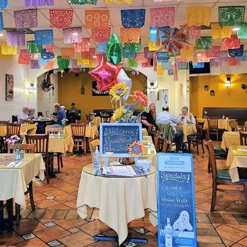 Maria's Restaurant - Festive interior - Mexican Near Me - Simi Valley, California Maria's Restaurant - Festive interior - Mexican Near Me - Simi Valley, California