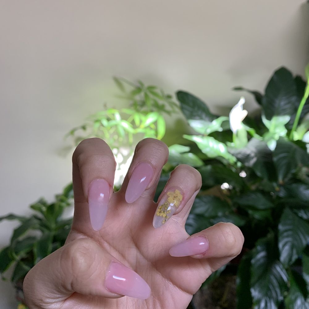 nails by 102 nails n spa