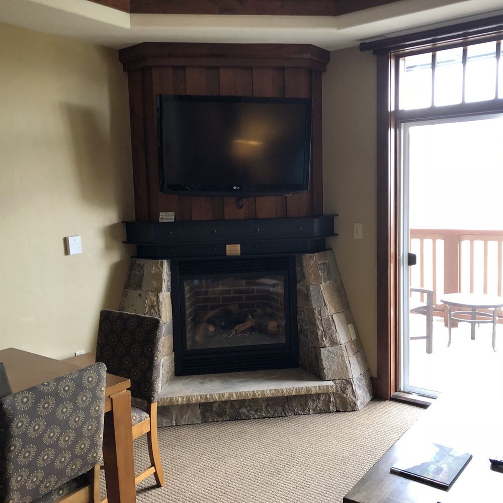 One Ski Hill Place - One bedroom condo- living room - Ski Resorts Near Me - Breckenridge, Colorado One Ski Hill Place - One bedroom condo- living room - Ski Resorts Near Me - Breckenridge, Colorado