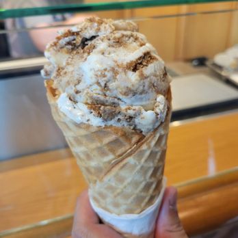 Salt & Straw - Turkey Stuffing and Cranberry - Ice Cream & Frozen Yogurt Near Me - Orlando, Florida Salt & Straw - Turkey Stuffing and Cranberry - Ice Cream & Frozen Yogurt Near Me - Orlando, Florida