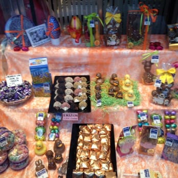 La Mallorquina - Easter window display - Desserts Near Me - Madrid, M La Mallorquina - Easter window display - Desserts Near Me - Madrid, M
