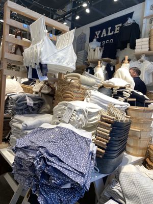 Brandy Melville - Flagship by null