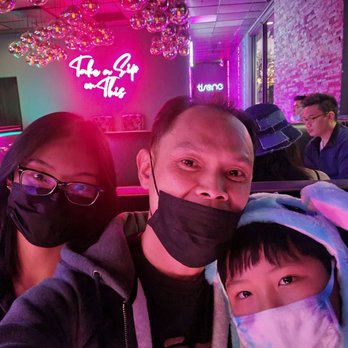 Fynix Rizen - Awesome vibe inside the lounge area - Bubble Tea Near Me - Westminster, California Fynix Rizen - Awesome vibe inside the lounge area - Bubble Tea Near Me - Westminster, California
