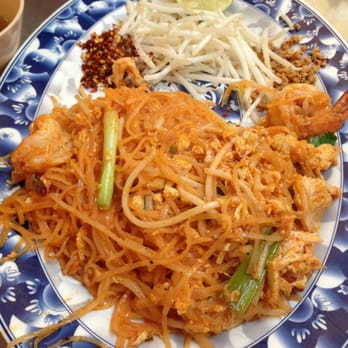Thai Lovers - they're normal Padthai, but you can request if you want a bigger noodle - Thai Near Me - San Jose, California