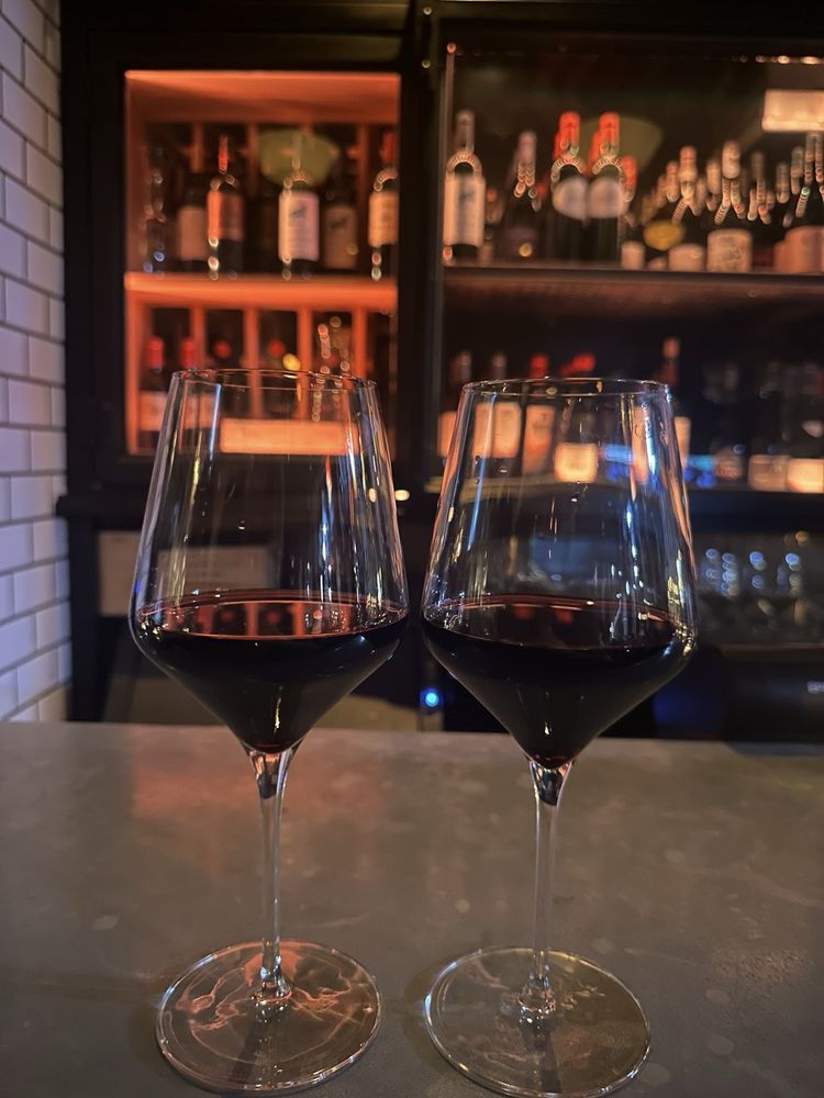Social spots from Vin Sur Vingt