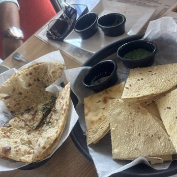 Jaipur Palace - Austin - Garlic naan and papadam - Indian Near Me - Austin, Texas