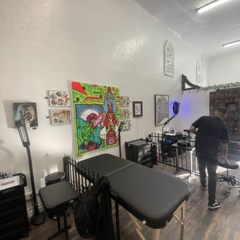 Oxford Circle Tattoo - Workspace - Tattoo Near Me - Los Angeles, California Oxford Circle Tattoo - Workspace - Tattoo Near Me - Los Angeles, California