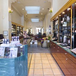 SENNA Cosmetics Makeup & Brow Studio - SENNA Makeup & Brow Studio Beverly Hills