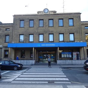 Estación de Amara-Donostia - Estación de Amara-Donostia - entrance - Train Stations Near Me - Donostia, SS