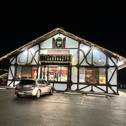 Huddle House - Huddle House exterior
