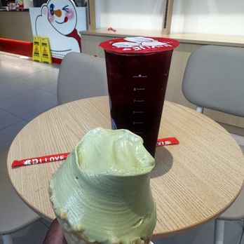 Mixue - Matcha ice cream and cherry iced tea with pearls - Ice Cream & Frozen Yogurt Near Me - Brooklyn, New York Mixue - Matcha ice cream and cherry iced tea with pearls - Ice Cream & Frozen Yogurt Near Me - Brooklyn, New York