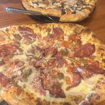 Marioochi’s Pizzeria - Pizza Near Me - Sparta, Tennessee Marioochi’s Pizzeria - Pizza Near Me - Sparta, Tennessee
