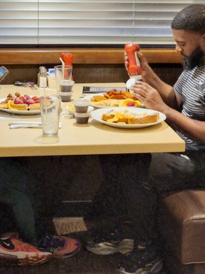 Central Diner & Grille by null