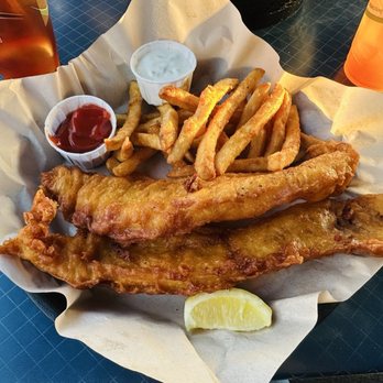 Harbor Fish Cafe - Seafood Near Me - Carlsbad, California