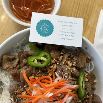 Mong Thu Cafe - $15 Bun Thit Xao - Stir-fried pork with onions, peanuts and thin rice noodles {6/11/2023} - Vietnamese Near Me - San Francisco, California Mong Thu Cafe - $15 Bun Thit Xao - Stir-fried pork with onions, peanuts and thin rice noodles {6/11/2023} - Vietnamese Near Me - San Francisco, California