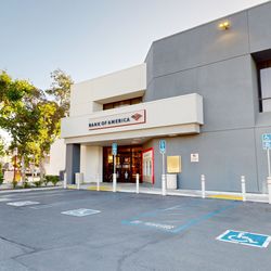 Bank of America Financial Center - Storefront