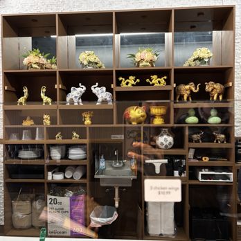 Soksay Kitchen - Cute decor! - Thai Near Me - St. Charles, Illinois Soksay Kitchen - Cute decor! - Thai Near Me - St. Charles, Illinois