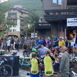 Black Diamond Grille - Large groups are welcome with warning