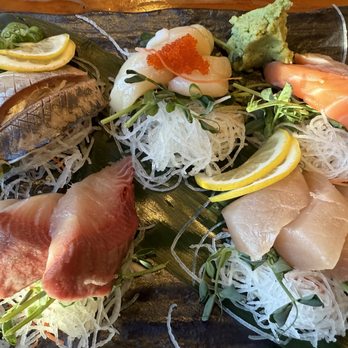 Guu with Garlic - 5 Kinds of Sashimi - Japanese Near Me - Vancouver, British Columbia