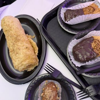 Hellas Bakery & Pita - Bakeries Near Me - Tarpon Springs, Florida Hellas Bakery & Pita - Bakeries Near Me - Tarpon Springs, Florida