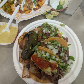 El Taquero Comer - 3 tacos de Asada - Mexican Near Me - El Paso, Texas