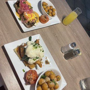 Toasted La Mesa - No silverware (first plate, southern Benny) - Breakfast & Brunch Near Me - La Mesa, California