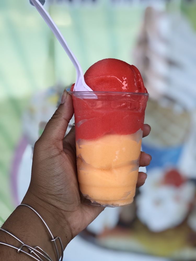 Uncle Mike's Ice Cream and Water Ice Logo