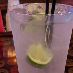 McMillans Pub - Gin and tonic, single
