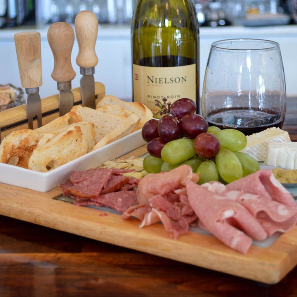 Off The Vine Tasting Room - Wine Bars Near Me - Missouri City, Texas Off The Vine Tasting Room - Wine Bars Near Me - Missouri City, Texas