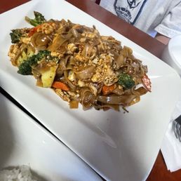 N3. Pad See Ew and C1. Red Curry N3. Pad See Ew and C1. Red Curry