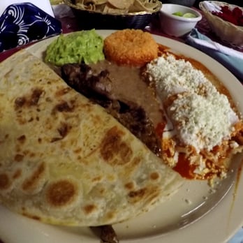 Campestre - TAMPIQUEÑA (Grilled steak, enchiladas with chicken, 1 quesadilla) - Mexican Near Me - Cabo San Lucas, BCS